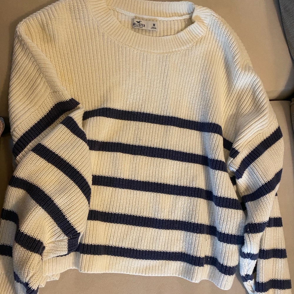 Hollister Women's Sweater - Cream and Navy Stripes